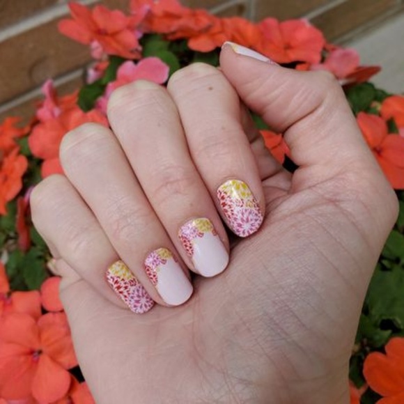 Color Street Makeup 220 Nails What In Carnation Pink Poshmark